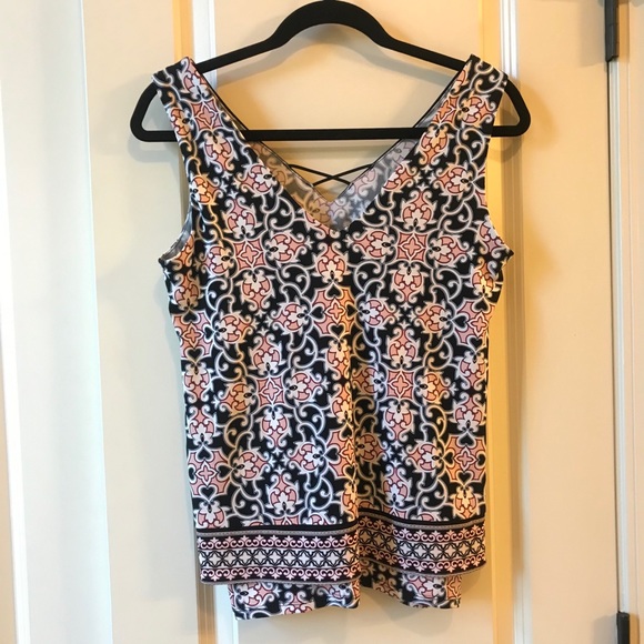 Like New White House Black Market sleeveless top - Picture 6 of 8